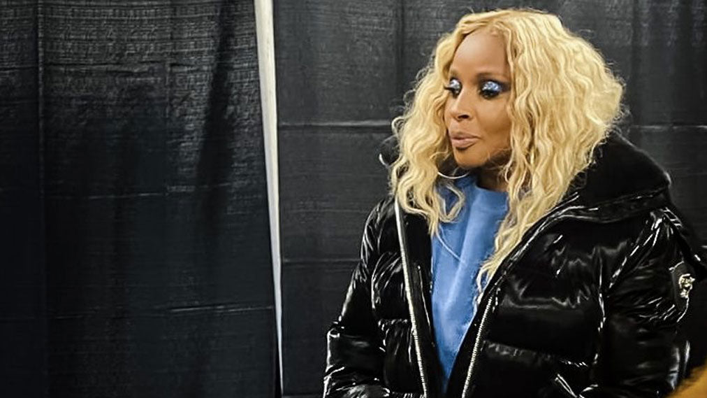 Mary J. Blige wearing Woodpecker All Wet Black